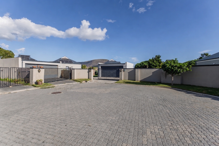 3 Bedroom Property for Sale in Harmony Farm Western Cape
